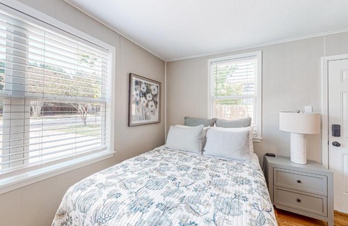 College Hills Estates Hotel | Sunshine House Texas Hideaway
