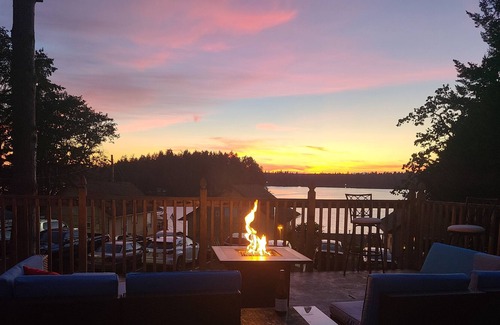 Tillicum Casa | Sunshine Lakeview House- Pet Friendly!