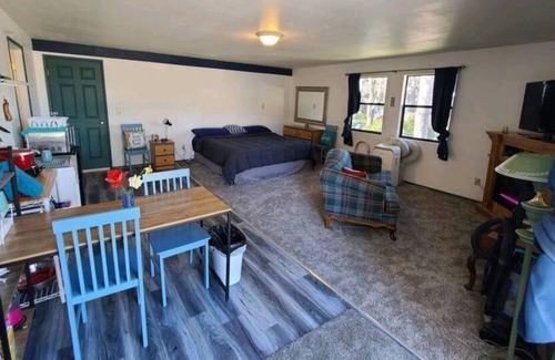 Tillicum Casa | Sunshine Lakeview House- Pet Friendly!