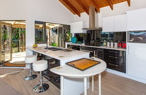 Raglan Cabaña | Sunshine Lookout - Raglan Holiday Home