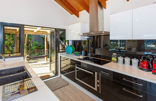 Raglan Cabaña | Sunshine Lookout - Raglan Holiday Home