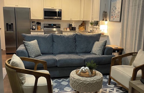 Saint Simons Island Casa | SUNSHINE ON PINE : Coastal Casual Cottage : Mid-Island : Family-Friendly