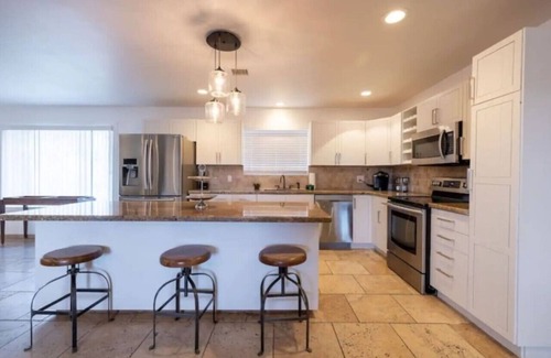 Scottsdale Highlands Casa | Sunshine on Sells | Pool & BBQ Grill