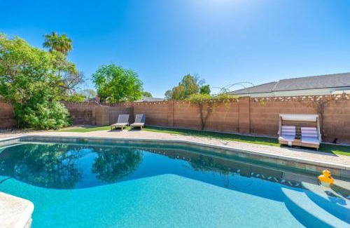 Crown Heights Casa | Sunshine, Paradise Escape! Private Pool, Sleeps 12