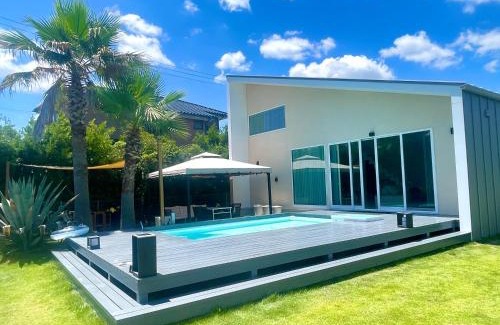 Kujukuri Casa | Sunshine pool villa プライベートヴィラ新筑カリフォルニアスタイル 九十九里