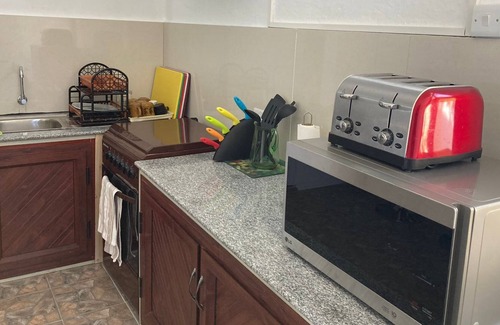 Centre de Flacq Casa | Sunshine Residence -4 Bed HolidayHome with Jacuzzi
