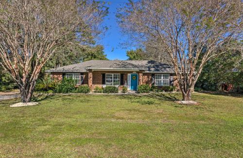 Navarre Casa | Sunshine State Escape 3 Mi to Navarre Beach!