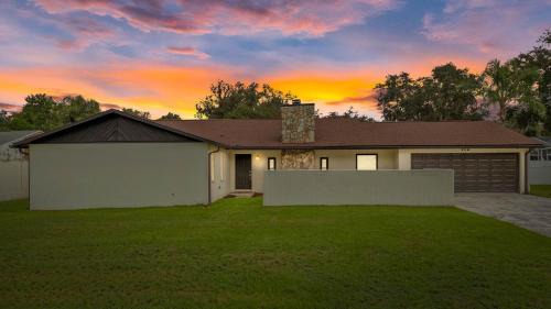 Brandon Casa | Sunshine State Retreat Luxury Pool Home