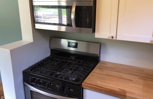 Cornwallville Cabina | Sunside Schoolhouse - Est 1785 - A dog friendly cabin 10 min to Windham, NY.