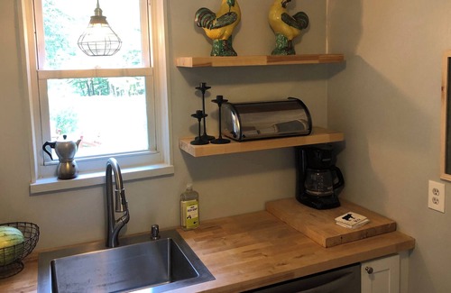 Cornwallville Cabina | Sunside Schoolhouse - Est 1785 - A dog friendly cabin 10 min to Windham, NY.