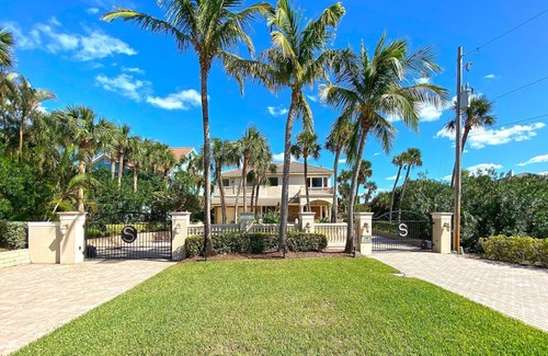Ambersand Beach Casa | Sunspace-Sands Luxury Oceanfront Home
