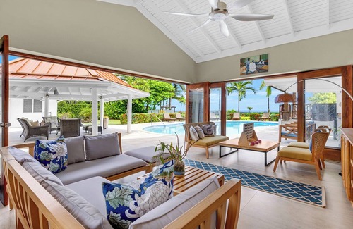 Runaway Bay Villa | Sunspot Beachfront Villa - Piscina - Personal - Me encanta este lugar - 6BR