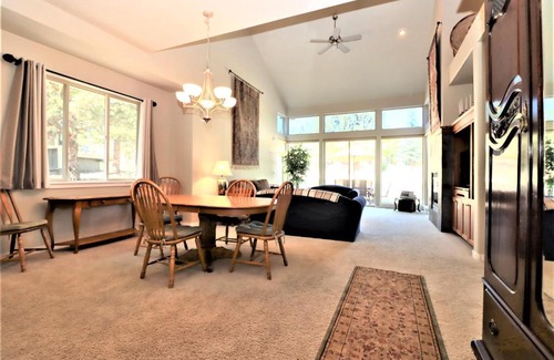 Redmond Casa | Sunstone Townhome 2/2 at Eagle Crest