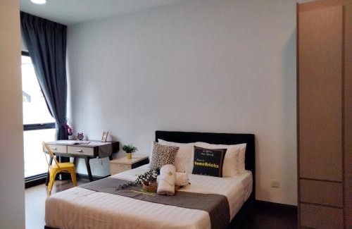 Maluri Apartamento | Sunway Velocity Suites - Balcony I HomeBrickz