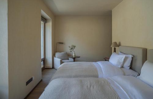Deqen County Hotel | Sunyata Hotel. Deqin Meili