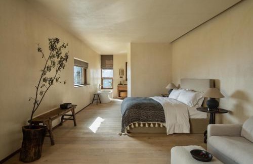 Deqen County Hotel | Sunyata Hotel. Deqin Meili