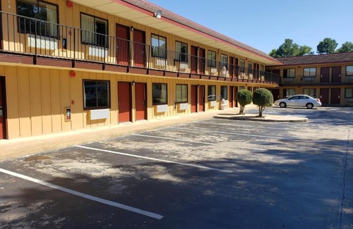 Memphis Hotel | Super 7 Inn