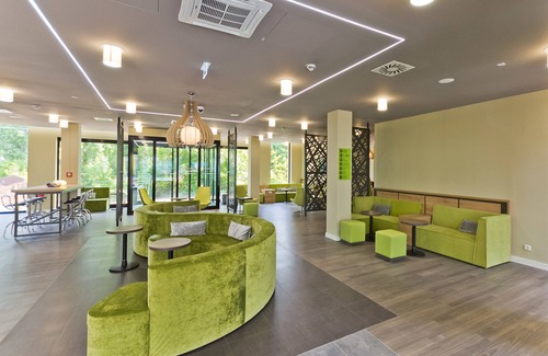 Bruhl-Guterbahnhof Hotel | Super 8 by Wyndham Freiburg