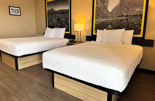 Central City Hotel | Super 8 by Wyndham Corpus Christi Airport