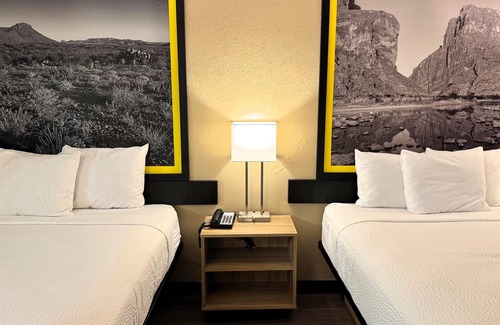 Central City Hotel | Super 8 by Wyndham Corpus Christi Airport