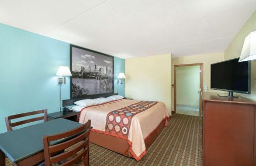 North Little Rock Hotel | Super 8 by Wyndham North Little Rock/McCain