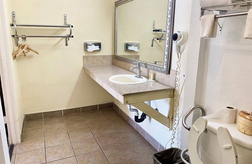 Huning Highland Historic District Hotel | Super 8 by Wyndham Albuquerque Downtown