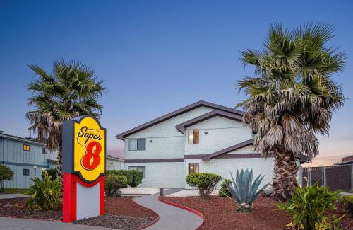 Pacific Hotel | Super 8 by Wyndham Arcata