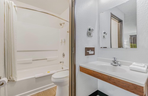 Pacific Hotel | Super 8 by Wyndham Arcata