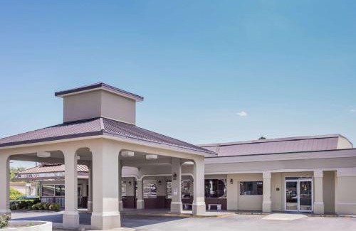 Augusta Hotel | Super 8 by Wyndham Augusta