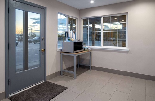 Bakersfield Hotel | Super 8 by Wyndham Bakersfield Ca
