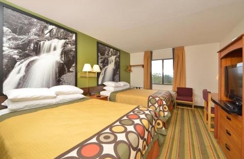 Bedford Hotel | Super 8 by Wyndham Bedford