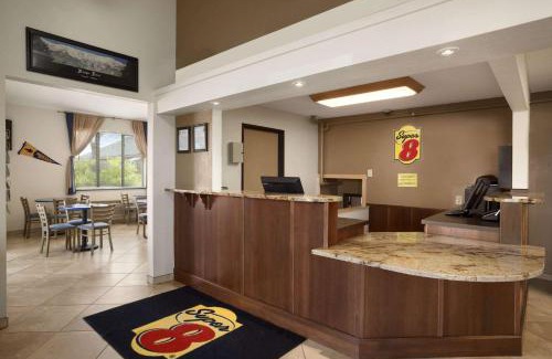 Bozeman Hotel | Super 8 by Wyndham Bozeman