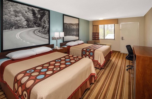 Burlington Hotel | Super 8 by Wyndham Burlington NC