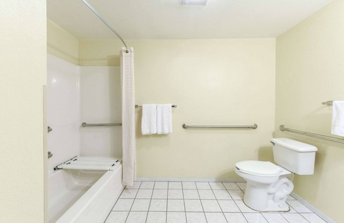 Burleson Hotel | Super 8 by Wyndham Burleson Fort Worth Area