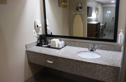 Cabot Hotel | Super 8 by Wyndham Cabot