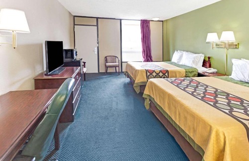 Carrollton Hotel | Super 8 by Wyndham Carrollton GA