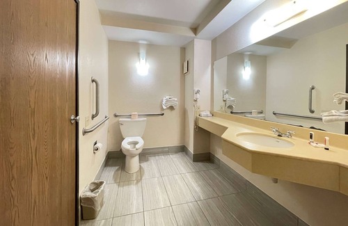 Columbia Hotel | Super 8 by Wyndham Columbia Clark Lane