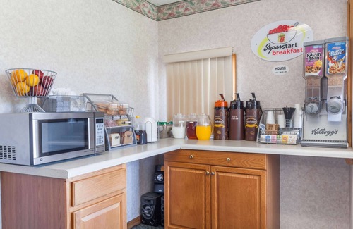 Forest Acres Hotel | Super 8 by Wyndham Columbia SC / Ft. Jackson