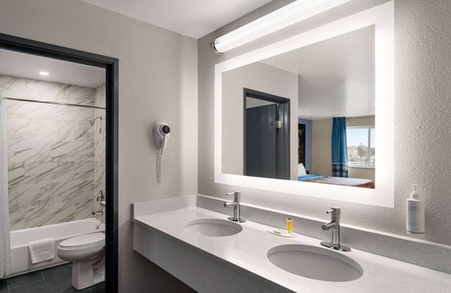 Columbus Hotel | Super 8 by Wyndham Columbus/Edinburgh