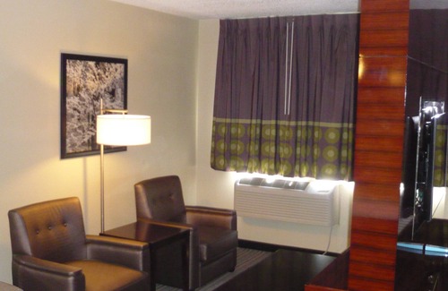 Akron Hotel | Super 8 by Wyndham Copley Akron