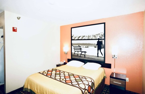 Crossville Hotel | Super 8 by Wyndham Crossville TN