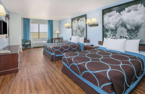 Garland Hotel | Super 8 by Wyndham Garland North Dallas Area