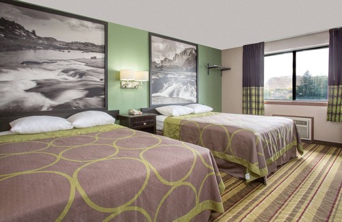 Green River Hotel | Super 8 by Wyndham Green River