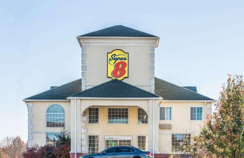 Harrisburg Hotel | Super 8 by Wyndham Harrisburg Hershey North