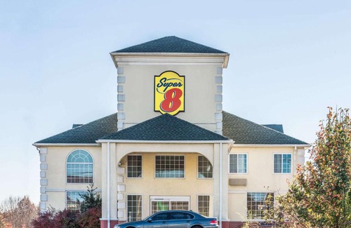 Harrisburg Hotel | Super 8 by Wyndham Harrisburg Hershey North