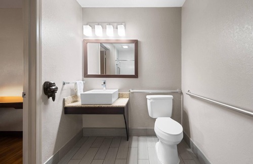Helen Hotel | Super 8 by Wyndham Helen