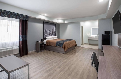 Humble Hotel | Super 8 by Wyndham Humble/Fallcreek/Houston