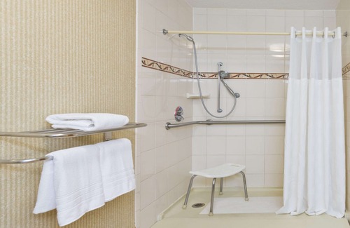 Huntersville Hotel | Super 8 by Wyndham Huntersville/Charlotte Area