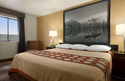 Idaho Falls Hotel | Super 8 by Wyndham Idaho Falls