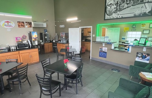 Kingsland Hotel | Super 8 By Wyndham Kingsland I-95/Naval Base Area